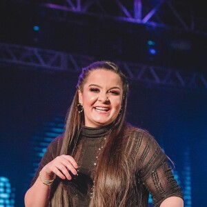 Dupla de Maraisa, Maiara faz tratamento na barriga nesta segunda-feira, dia 05 de agosto de 2019