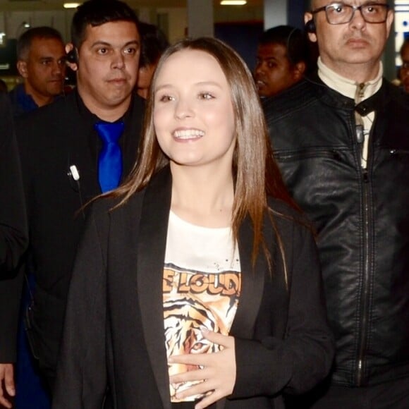 Larissa Manoela apostou em maquiagem natural para evento