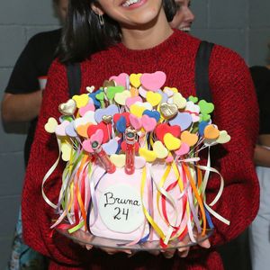 Bruna Marquezine elogiou a irmã, Luana, com o cabelo novo: 'Ainda mais linda'