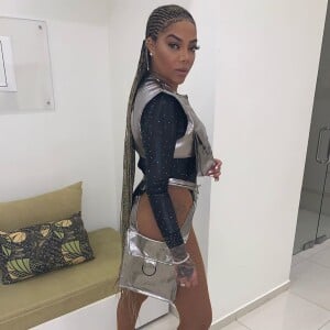 Ludmilla lançou a turnê Hello Mundo e cantou sucessos em show