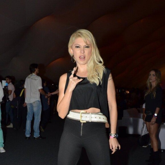 Antonia Fontenelle reprova posicionamento de Gretchen: 'Fico para morrer quando vejo uma mulher fazendo isso com outra'