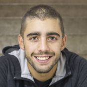 Pedro Scooby dispensa capacete nos filhos em wakeboard e web critica: 'Perigo'