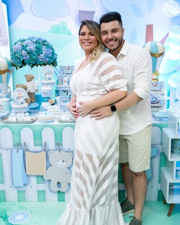 Marilia Mendonça espera o primeiro filho com o sertanejo Murilo Huff
