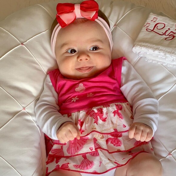 Filha de Thaeme, Liz esbanja atitude quando o assunto é moda