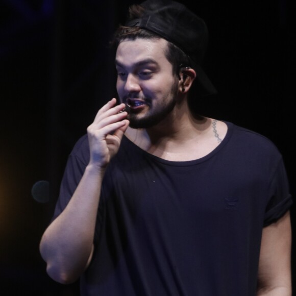 Luan Santana, após acidente, está no Rio de Janeiro