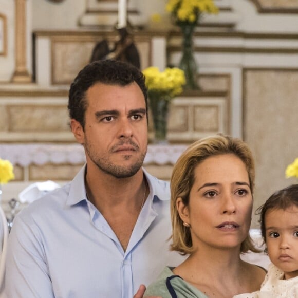 Paloma Duarte contracena com Joaquim Lopes na novela 'Malhação'