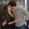 Paula Fernandes ganha beijo do namorado, Rony Cecconello, antes de show em São Paulo na noite de sexta-feira, dia 30 de agosto de 2019