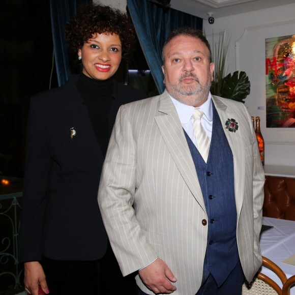 Filhos de Erick e Rosângela Jacquin usaram mandrinhões brancos no batizado