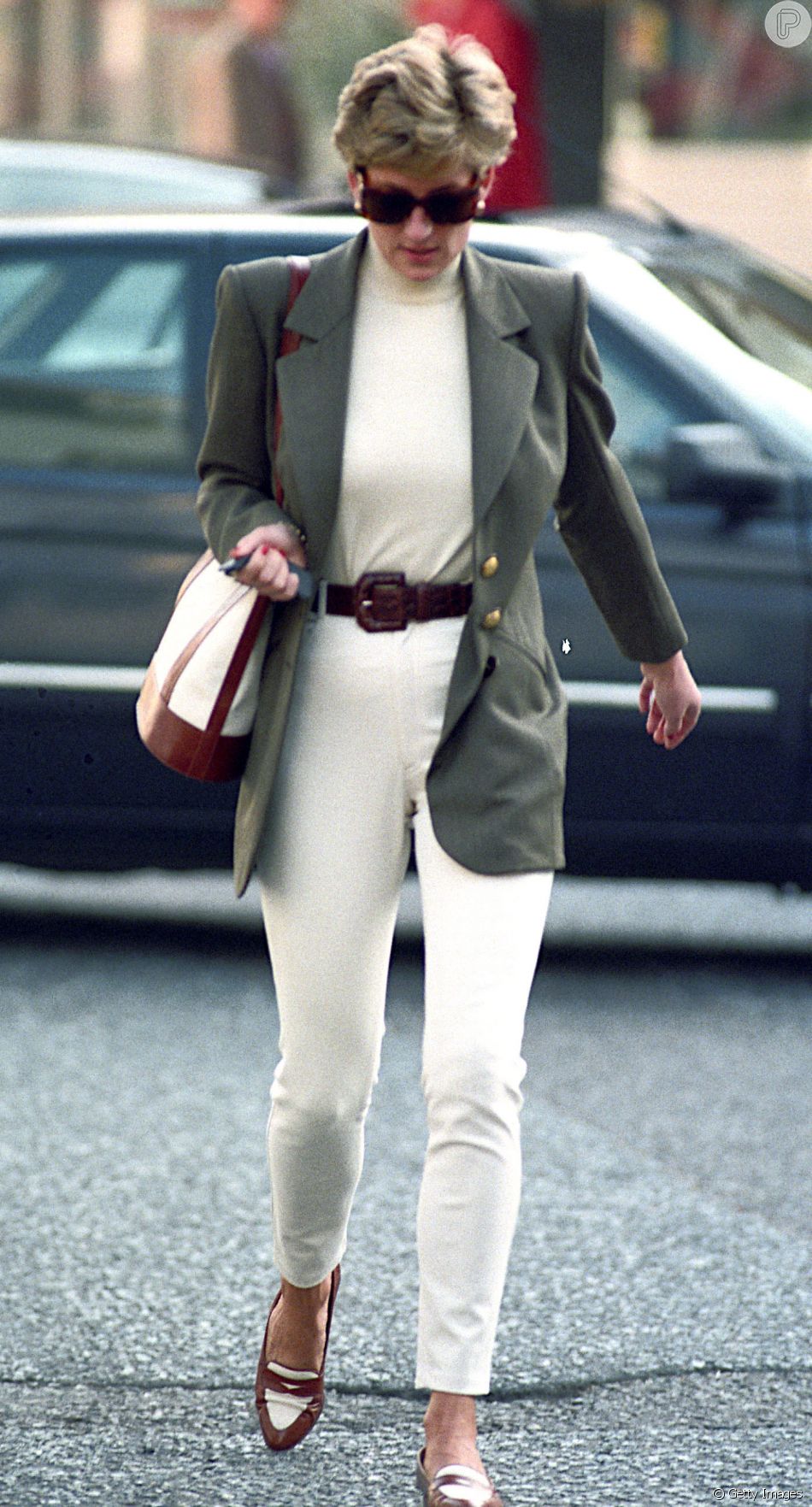 Blazer feminino: Princesa Diana usa opção mais acinturada junto com look monocromático