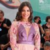 Adele Sammartino, Miss Mundo Itália 2019, apostou no vestido de saia rosa pastel e nuances de pink no bordado na parte de cima para a pré-estreia de "Martin Eden", no Festival de Cinema de Veneza