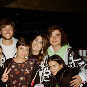 Bruna Marquezine curtiu show com amigos da célula em vídeo publicado nesta quinta-feiram dia 05 de setembro de 2019