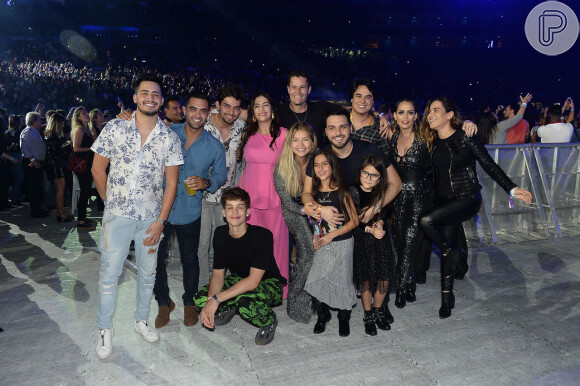 Filhos de famosos sertanejos se reúnem para foto no Allianz Parque, em São Paulo, na noite deste sábado, 07 de setembro de 2019