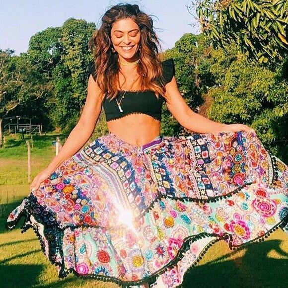 Juliana Paes curtiu o fim de semana em um sítio ao lado de sua família