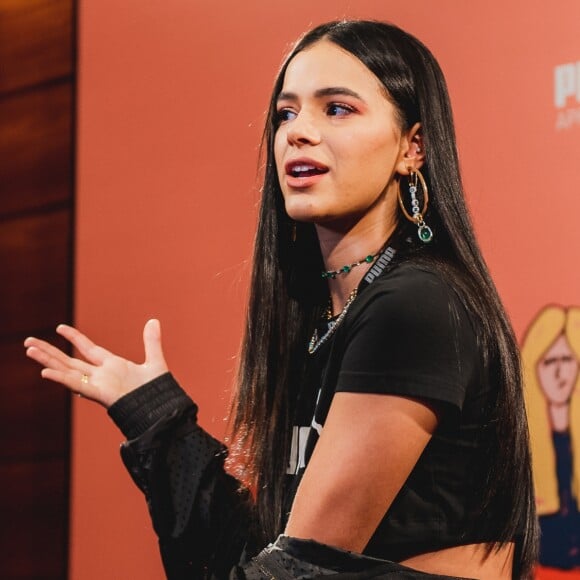 Bruna Marquezine acredita que a prática de mulheres levantando umas as outras em suas relações é muito importante: 'Precisamos dividir nossa vulnerabilidade'