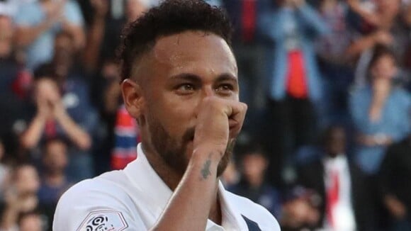 Neymar homenageia Carol Dantas em jogo e manda recado: 'Amo vocês'. Veja!
