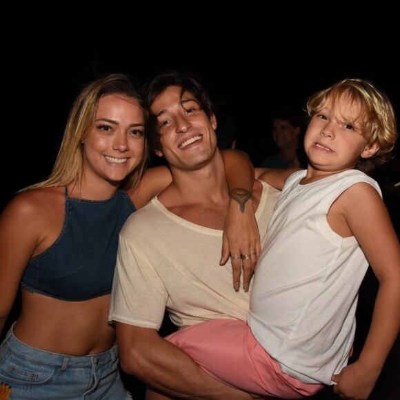 Neymar usou a sua rede social para mandar uma mensagem para Carol Dantas e Vinícius Martinez, pais de Valentin