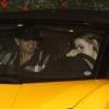 Latino deixa a noiva, Rayanne Morais, dirigir o seu carro, a Lamborghini amarela, avaliada em R$ 1,5 milhão