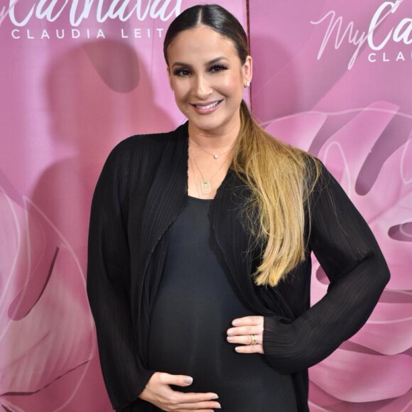 Claudia Leitte fez um vídeo da filha, Bela: 'Ela não tem nem um mês e parece que sempre fez parte da minha vida!'