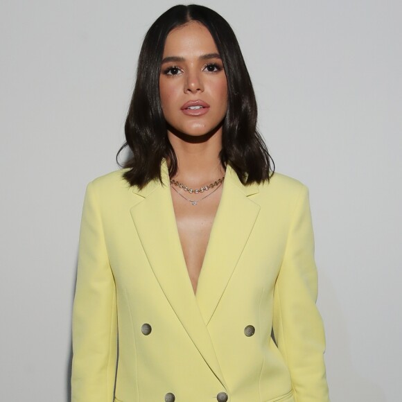 Bruna Marquezine está prestigiando a Semana de Moda em Milão