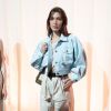 Jaqueta jeans: modelo cropped e com mangas bufantes é opção para quem quer fugir da versão tradicional para o Rock in Rio