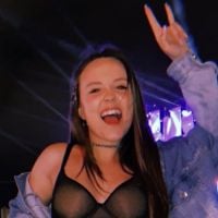 Lingerie à mostra e couro: Larissa Manoela elege look rocker para 1º dia de RIR