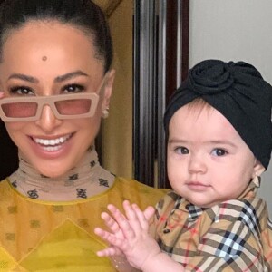 Sabrina Sato comemora 10 meses de Zoe com foto em Paris, em 29 de setembro de 2019