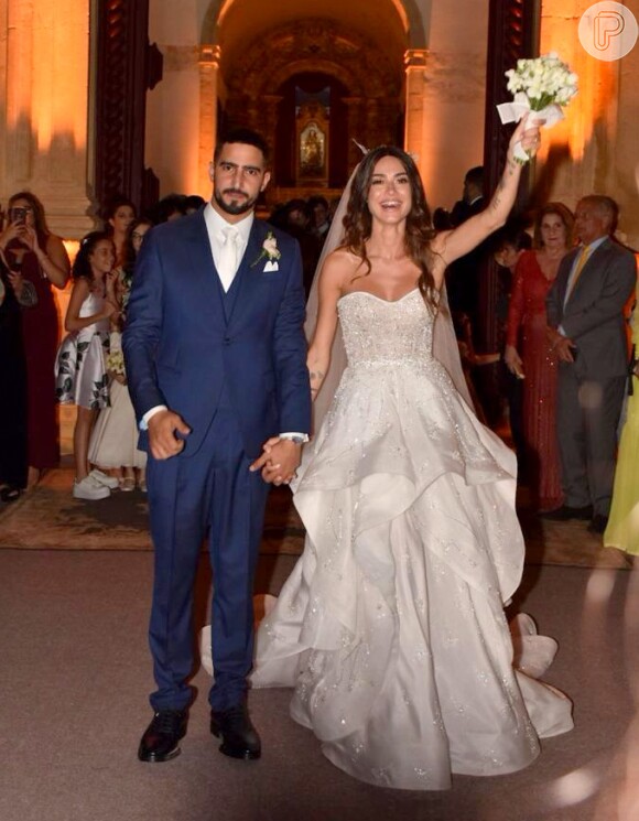 Thaila Ayala e Renato Góes celebram casamento em Recife