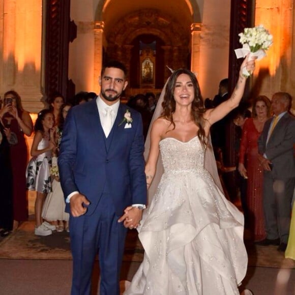 Thaila Ayala e Renato Góes celebram casamento em Recife