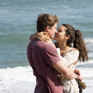 Filipe (Pedro Novaes) e Rita (Alanis Guillen) transam pela primeira vez na novela 'Malhação: Toda Forma de Amar'