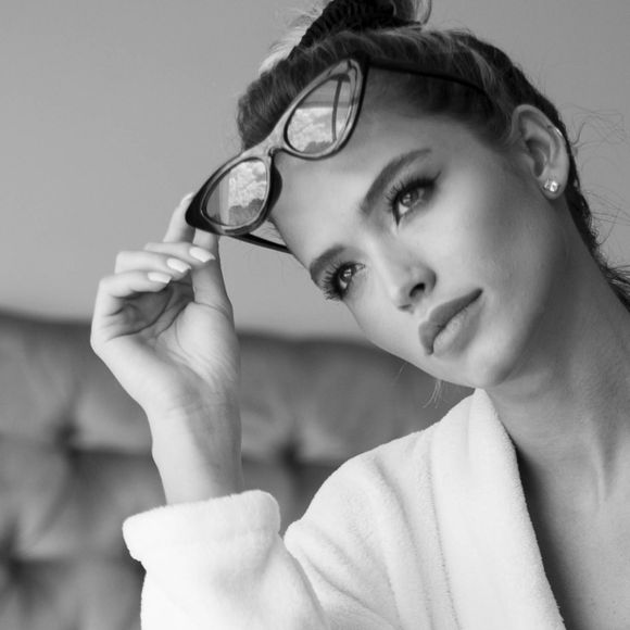 Fotos de noiva de Kaká, Carol Dias, chama atenção em ensaio sensual de lingerie nesta quinta-feira, dia 10 de outubro de 2019