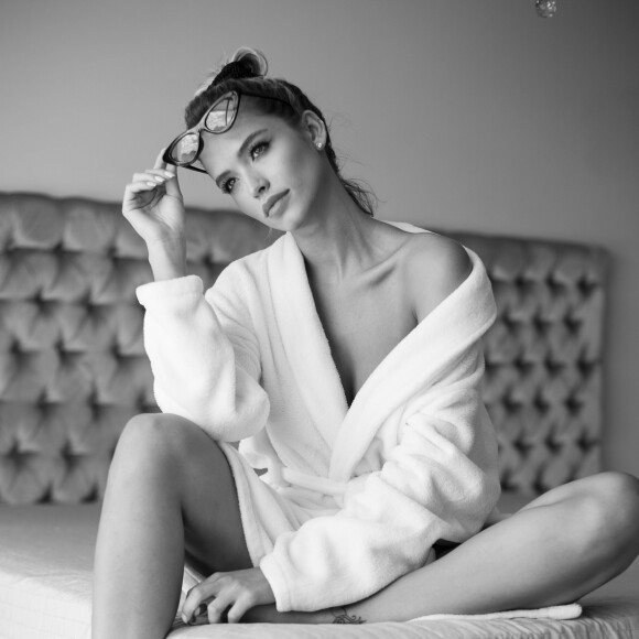 Corpo de noiva de Kaká, Carol Dias, rouba a cena em fotos de lingerie nesta quinta-feira, dia 10 de outubro de 2019