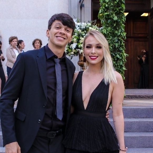 Tata Estaniecki está grávida do primeiro filho com Julio Cocielo
