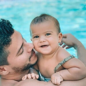 Filha de Arthur Aguiar, Sophia completou seu primeiro ano de vida