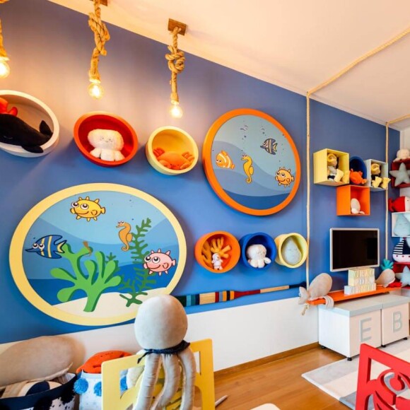 O fundo do mar foi o tema escolhido por Karina Bacchi para o cômodo de brincadeira