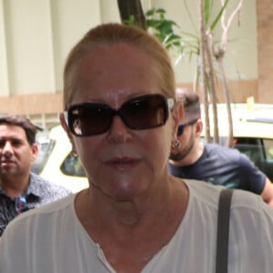 Lucinha Lins foi outra famosa a se despedir de Jorge Fernando