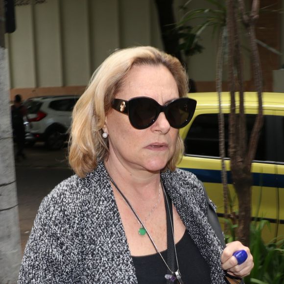 Elizabeth Savalla foi outra famosa a se despedir de Jorge Fernando. Ator e diretor morreu aos 64 anos vítima de infarto