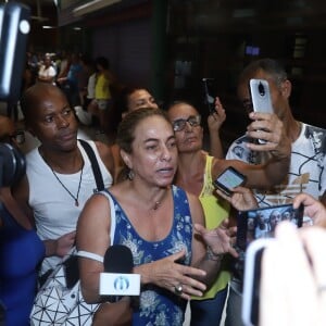 Cissa Guimarães deu adeus a Jorge Fernando no velório do ator e diretor