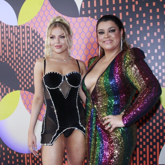 Luísa Sonza e Preta Gil elegem vestido com brilho para curtir o Prêmio Multishow 2019 nesta terça-feira, dia 29 de outubro de 2019