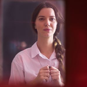 Fabiana (Nathalia Dill) decide voltar ao convento depois de perder tudo na novela 'A Dona do Pedaço'