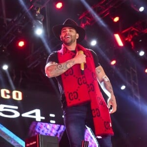 Gusttavo Lima fez show doente no Sambódromo do Anhembi, em São Paulo