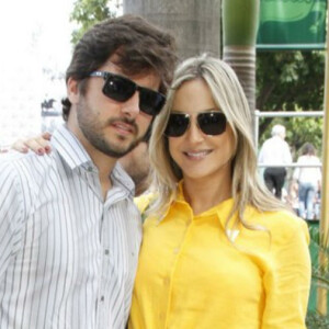 Claudia Leitte foi elogiada pelos fãs por conta da família formada com o marido, Marcio Pedreira: 'Lindos'