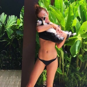 A silhueta definida de Marina Ruy Barbosa chamou atenção na foto com look de academia