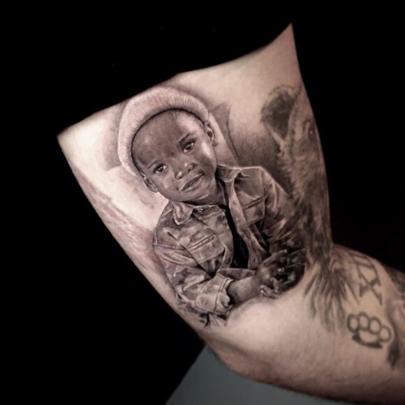Bruno Gagliasso fez uma homenagem para homenagear Bless, seu filho caçula com Giovanna Ewbank