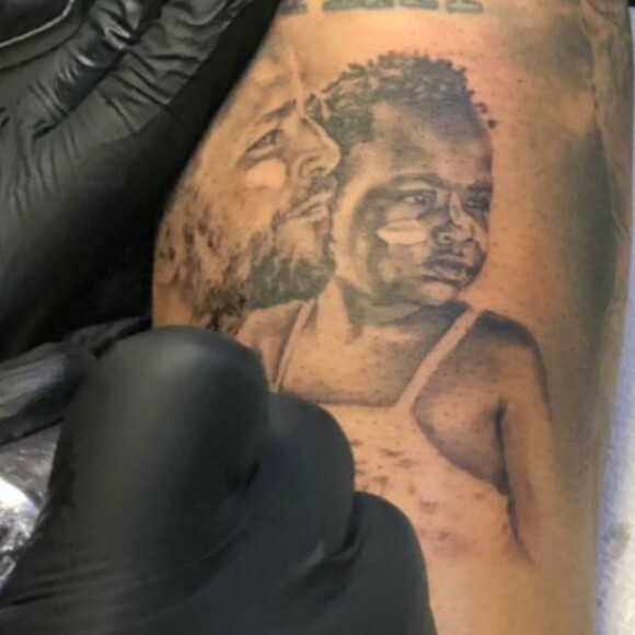 Bruno Gagliasso também tem uma foto de Títi tatuada em seu braço e mostrou neste sábado, 9 de novembro de 2019, no 'Caldeirão do Huck'