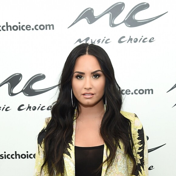 Demi Lovato segue no tratamento contra as drogas após overdose: 'Eu sempre fui transparente sobre minha luta contra o vício'