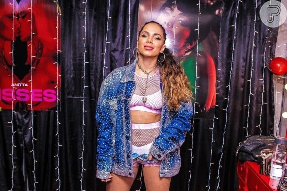 Anitta vive romance com o modelo Caio Cabral