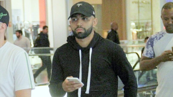 Parece? Neymar compara Gabigol com rapper canadense em foto: 'Drake, é você?'
