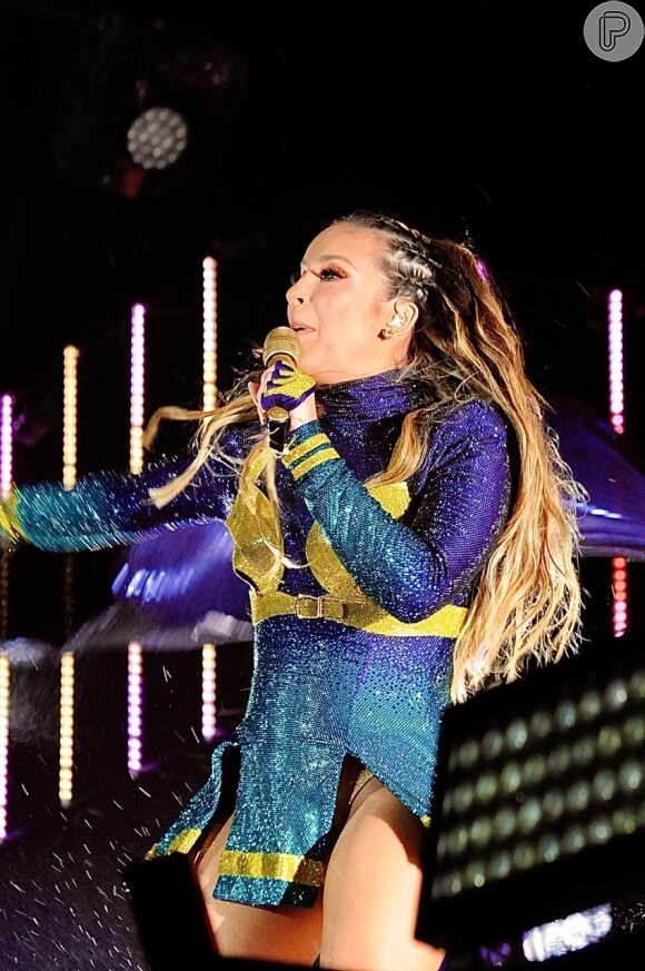 Bella sorridente! Filha de Claudia Leitte, aos 3 meses, encanta a mãe em vídeo