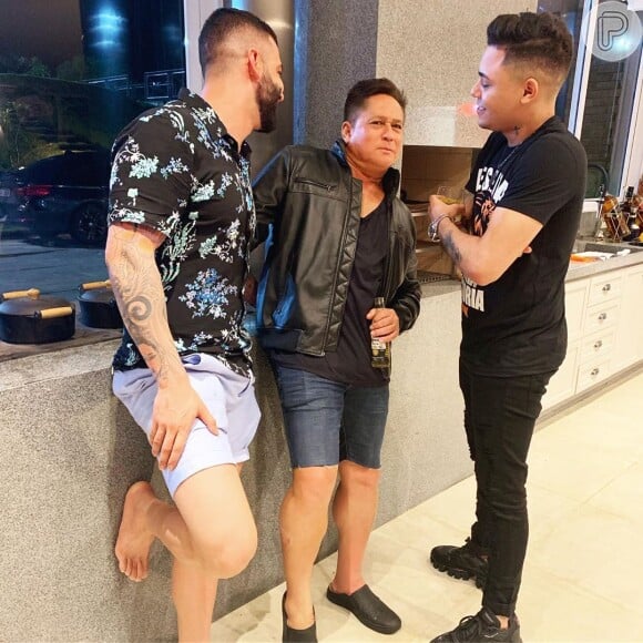 Felipe Araújo publicou foto com Leonardo e Gusttavo Lima no Instagram