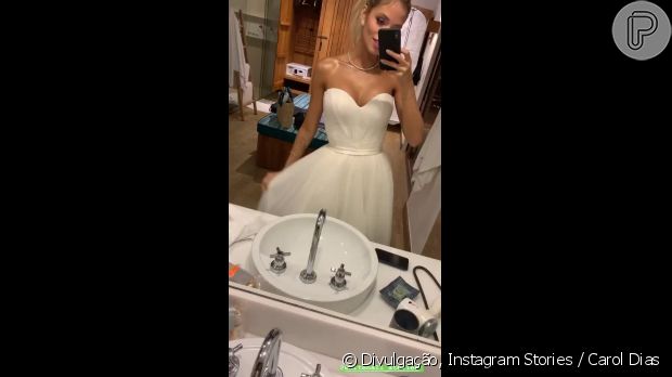 Carol Dias mostra detalhes de vestido de casamento com Kaká